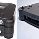 El 64DD, conectado y suelto. Imágenes: Muband / Oh-moo (Wikipedia)
